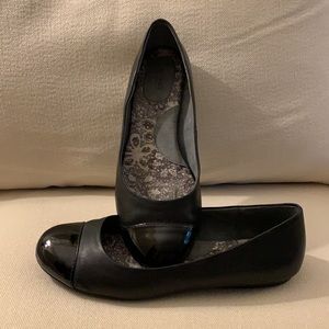 Softwalk ballet (cap toe) flat size 11